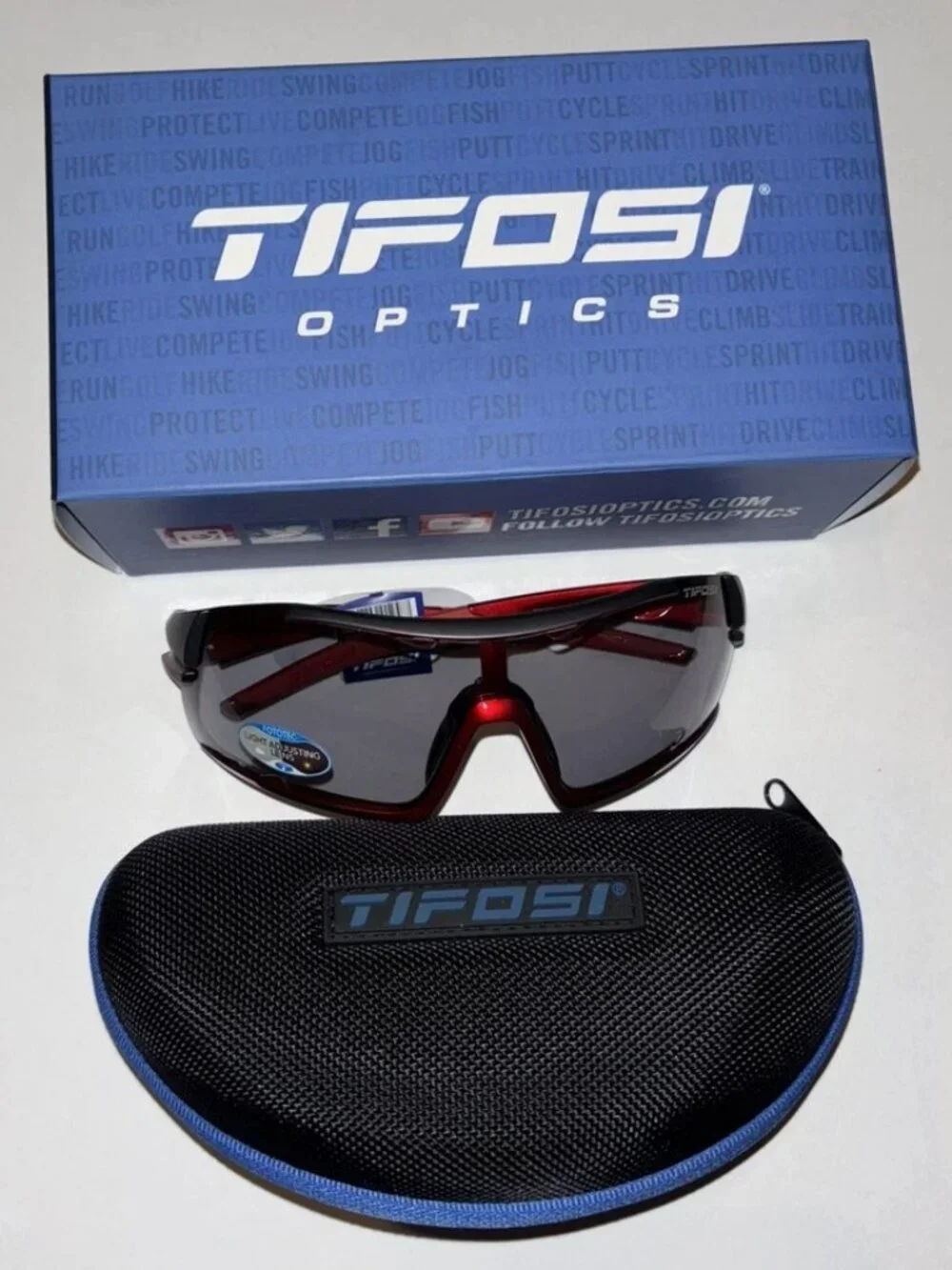 NWT, Tifosi Optics, Davos Sunglasses, Red Frame, with case